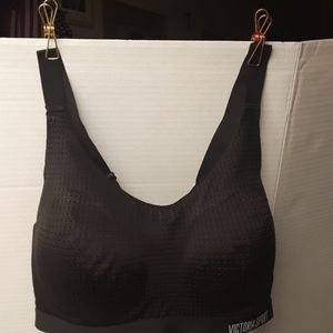 Victoria Secret Sports Bra..  34D.. Black